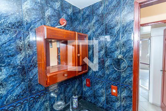 Banheiro de apartamento à venda com 2 quartos, 80m² em Vila Valqueire, Rio de Janeiro
