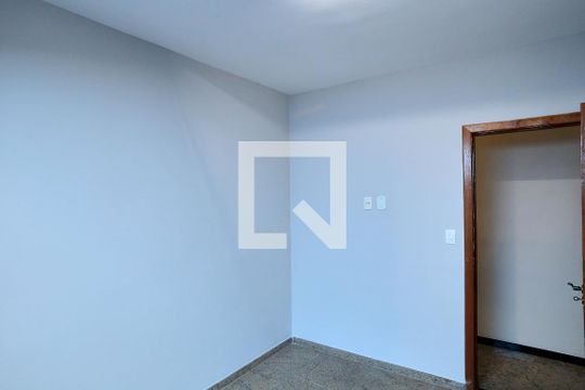 Quarto 2 de casa à venda com 3 quartos, 185m² em Nova Floresta, Belo Horizonte