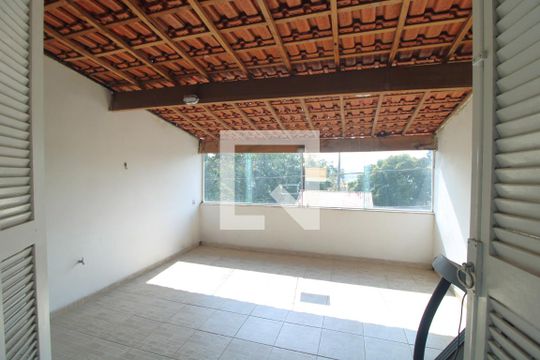 Sacada/Suite de casa para alugar com 3 quartos, 200m² em Jardim Lallo, São Paulo