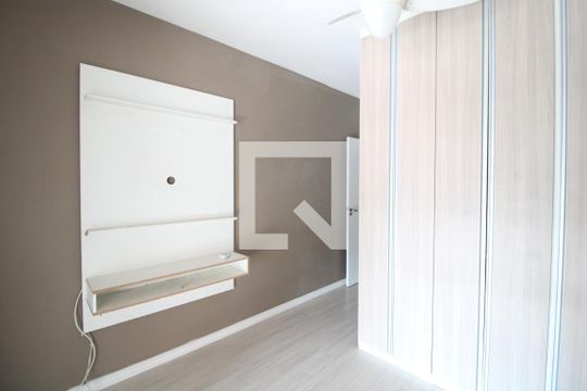 Suite de casa para alugar com 3 quartos, 200m² em Jardim Lallo, São Paulo