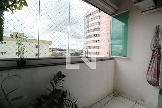 Sacada de apartamento para alugar com 3 quartos, 80m² em Santa Mônica, Uberlândia