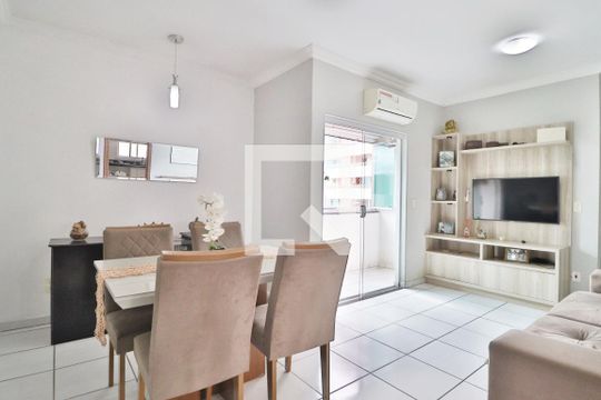 Sala de apartamento para alugar com 3 quartos, 80m² em Santa Mônica, Uberlândia
