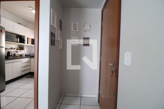 Sala de apartamento para alugar com 3 quartos, 80m² em Santa Mônica, Uberlândia