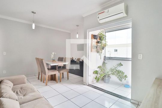 Apartamento para alugar com 3 quartos, 80m² em Santa Mônica, Uberlândia
