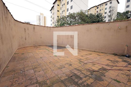 Quintal de casa à venda com 2 quartos, 154m² em Vila Alto de Santo Andre, Santo André
