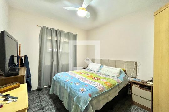 Suite de casa à venda com 3 quartos, 190m² em Conjunto Residencial Jardim Canaa, São Paulo