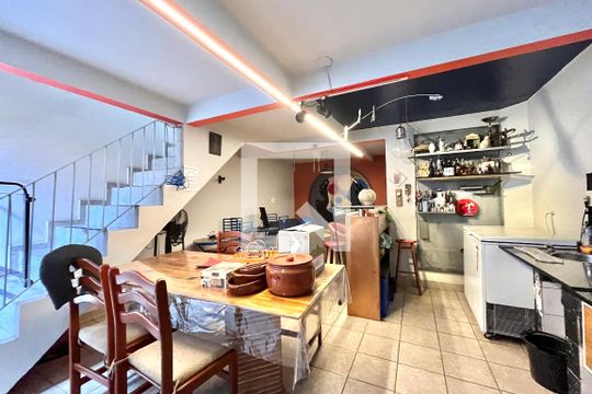 Quintal de casa à venda com 3 quartos, 190m² em Conjunto Residencial Jardim Canaa, São Paulo