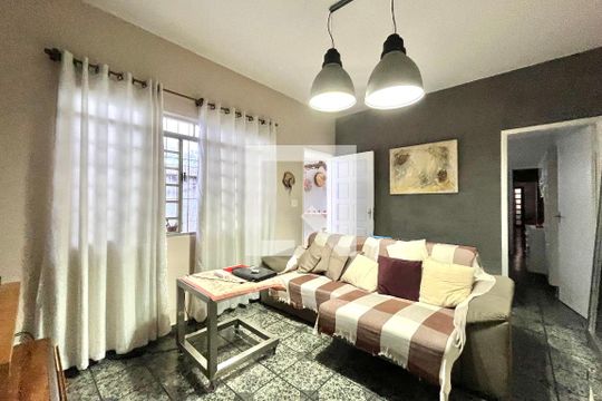 Casa à venda com 3 quartos, 190m² em Conjunto Residencial Jardim Canaa, São Paulo