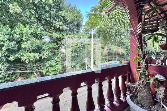 Varanda de casa à venda com 4 quartos, 215m² em Vargem Pequena, Rio de Janeiro