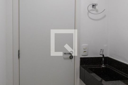 Banheiro de apartamento para alugar com 2 quartos, 36m² em Vila Flora, Guarulhos