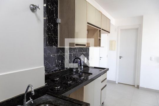 Cozinha de apartamento para alugar com 2 quartos, 36m² em Vila Flora, Guarulhos