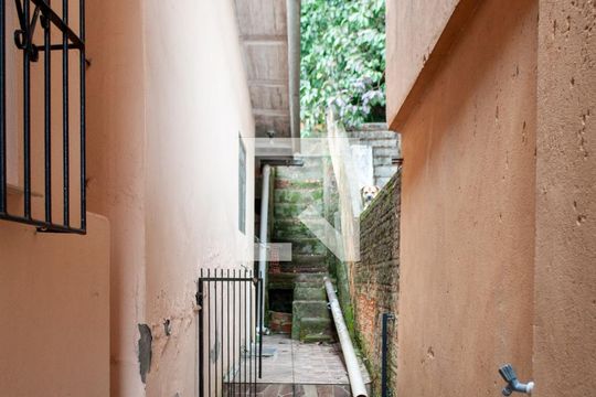 Área Externa de casa à venda com 2 quartos, 146m² em Partenon, Porto Alegre
