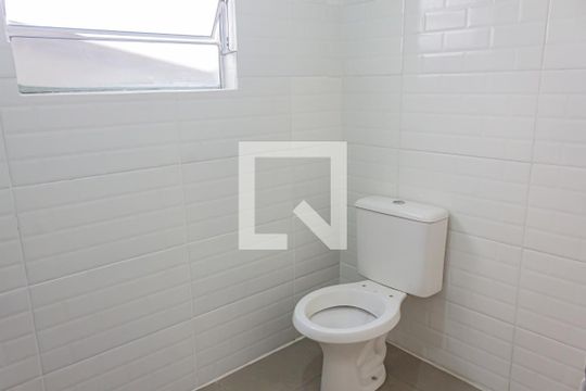 Banheiro de casa para alugar com 1 quarto, 68m² em Bom Retiro, São Paulo
