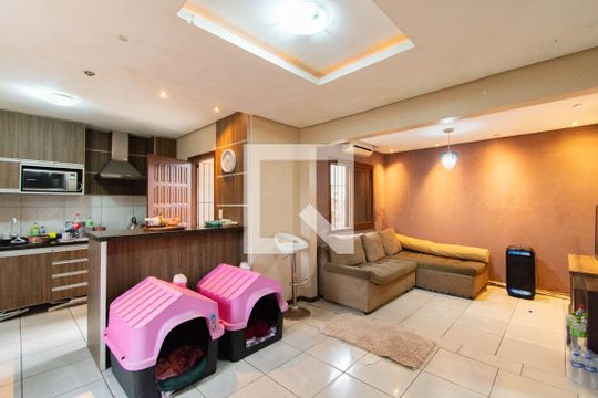Sala de casa à venda com 2 quartos, 100m² em Olaria, Canoas