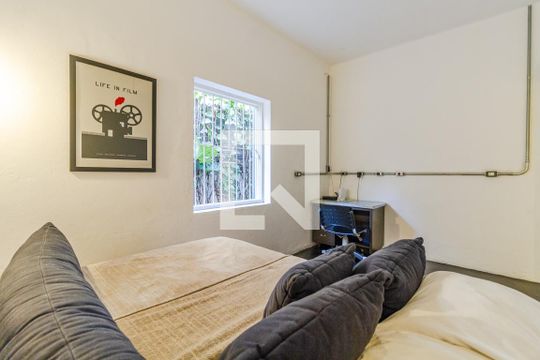 Quarto 1 de casa à venda com 2 quartos, 130m² em Pinheiros, São Paulo