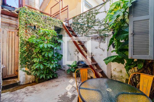 Quintal de casa à venda com 2 quartos, 130m² em Pinheiros, São Paulo
