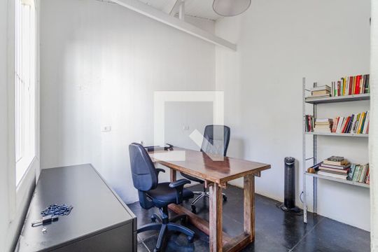 Escritório de casa à venda com 2 quartos, 130m² em Pinheiros, São Paulo