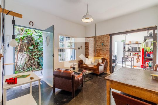 Casa à venda com 2 quartos, 130m² em Pinheiros, São Paulo