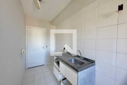 Cozinha de apartamento para alugar com 3 quartos, 70m² em Vila Leonor, Guarulhos
