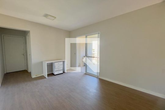 Sala de apartamento para alugar com 3 quartos, 70m² em Vila Leonor, Guarulhos