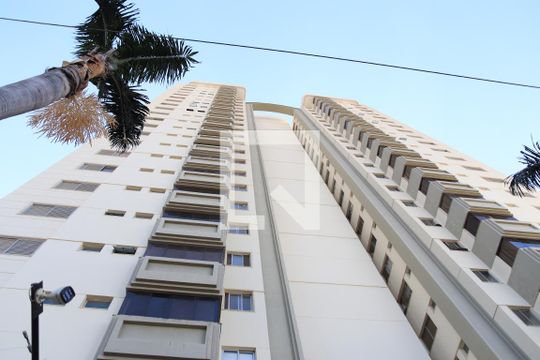 Fachada de apartamento para alugar com 3 quartos, 70m² em Alto da Glória, Goiânia