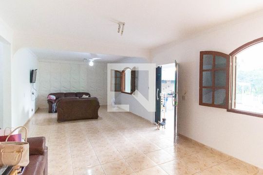 Sala de casa à venda com 3 quartos, 680m² em Itaipu, Niterói