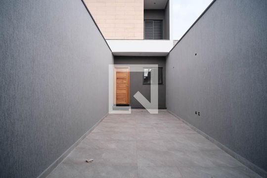Garagem de casa à venda com 2 quartos, 79m² em Vila Uniao (zona Leste), São Paulo