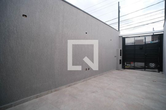 Garagem de casa à venda com 2 quartos, 79m² em Vila Uniao (zona Leste), São Paulo