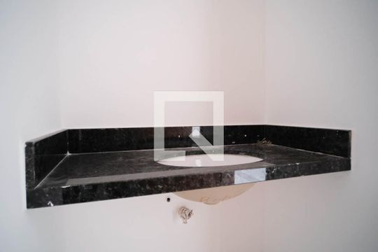 Lavabo de casa à venda com 2 quartos, 79m² em Vila Uniao (zona Leste), São Paulo