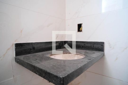 Banheiro da Suíte 1 de casa à venda com 2 quartos, 79m² em Vila Uniao (zona Leste), São Paulo