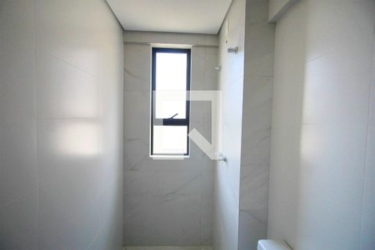 Banheiro de apartamento à venda com 4 quartos, 135m² em Serra, Belo Horizonte
