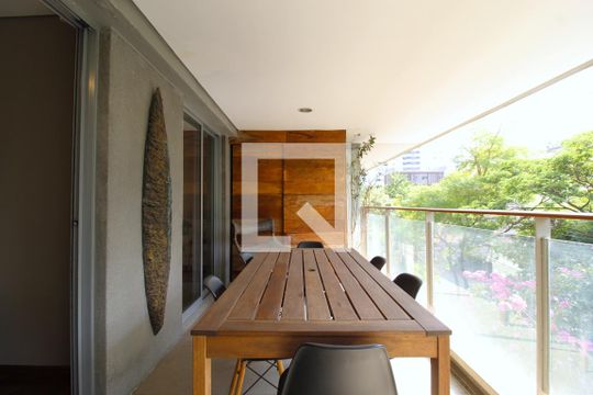 Varanda de apartamento à venda com 1 quarto, 109m² em Vila Nova Conceição, São Paulo