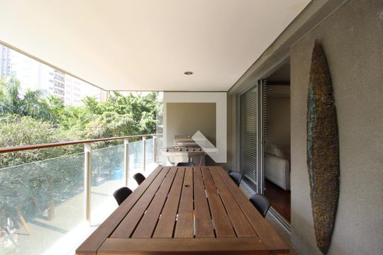 Varanda de apartamento à venda com 1 quarto, 109m² em Vila Nova Conceição, São Paulo