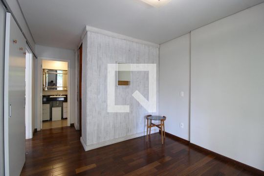 Suíte de apartamento à venda com 1 quarto, 109m² em Vila Nova Conceição, São Paulo
