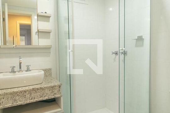 Banheiro Social de apartamento para alugar com 2 quartos, 140m² em Cristo Rei, Curitiba