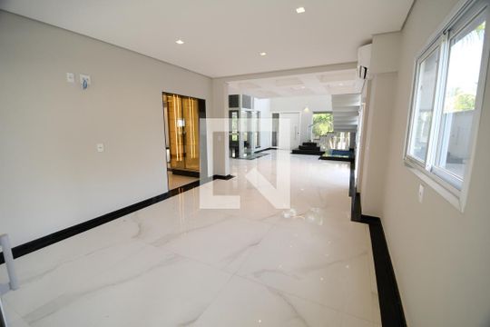 Sala 1 de casa de condomínio à venda com 4 quartos, 402m² em Alphaville Dom Pedro, Campinas