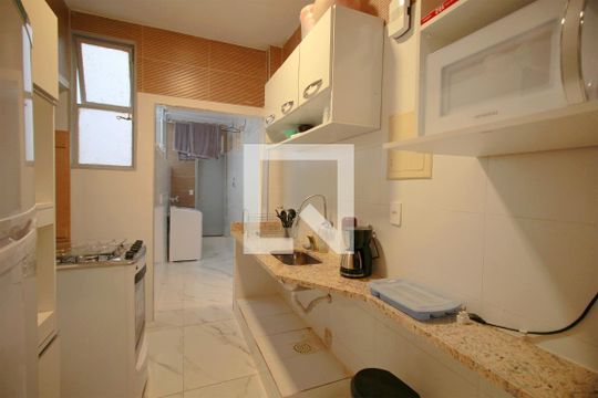 Cozinha de apartamento para alugar com 2 quartos, 88m² em Sion, Belo Horizonte