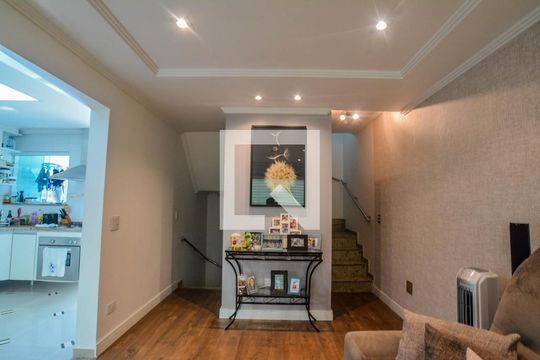 Sala de casa de condomínio à venda com 3 quartos, 138m² em Jardim Santo Antônio, Santo André