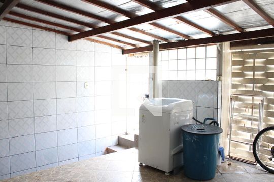 Área de Serviço de casa para alugar com 2 quartos, 100m² em Vila Prudente, São Paulo