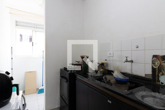 Cozinha de apartamento à venda com 2 quartos, 56m² em Jardim Maringa, São Paulo