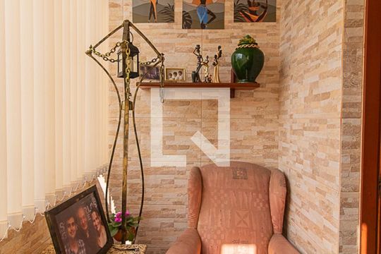 Sala de casa de condomínio à venda com 3 quartos, 197m² em Tristeza, Porto Alegre