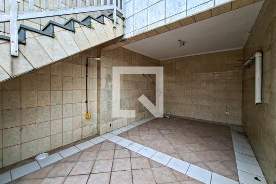 Garagem de casa para alugar com 3 quartos, 250m² em Guilhermina, Praia Grande