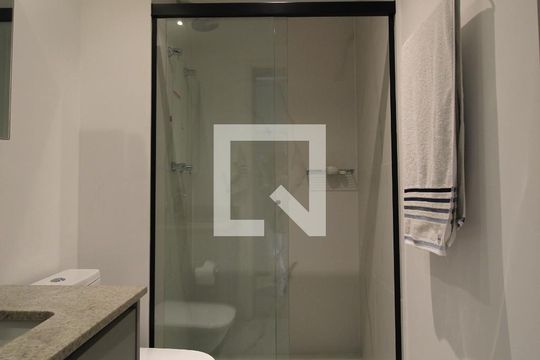 Banheiro de kitnet/studio à venda com 1 quarto, 35m² em Indianópolis, São Paulo
