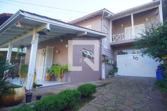 Área externa de casa à venda com 3 quartos, 264m² em Rincão, Novo Hamburgo