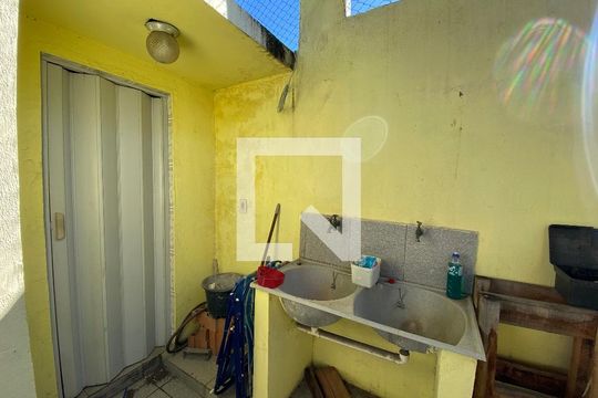 Área Externa de apartamento para alugar com 2 quartos, 170m² em Pilares, Rio de Janeiro
