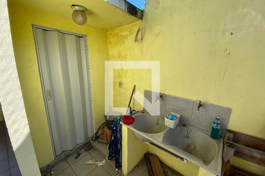 Área Externa de apartamento para alugar com 2 quartos, 170m² em Pilares, Rio de Janeiro