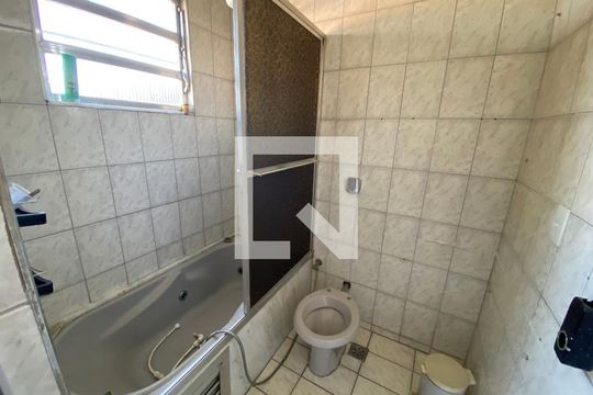 Banheiro Social de apartamento para alugar com 2 quartos, 170m² em Pilares, Rio de Janeiro