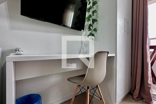 Sala/Quarto de apartamento à venda com 1 quarto, 20m² em Jardim Aeroporto, São Paulo