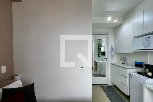Sala/Quarto de apartamento à venda com 1 quarto, 20m² em Jardim Aeroporto, São Paulo