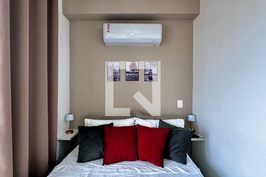 Sala/Quarto de apartamento à venda com 1 quarto, 20m² em Jardim Aeroporto, São Paulo